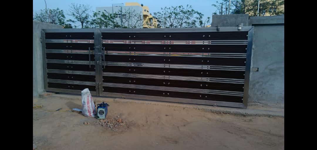 Sliding gate